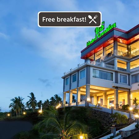 Hotel Santika Luwuk - Sulawesi Tengah מראה חיצוני תמונה